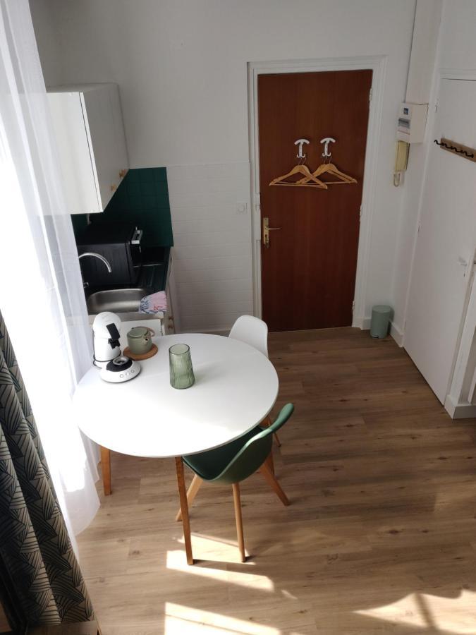 Scandinave - proche gare&centre-ville - stationnement - cour intérieure table&chaises Saint-Brieuc Extérieur photo
